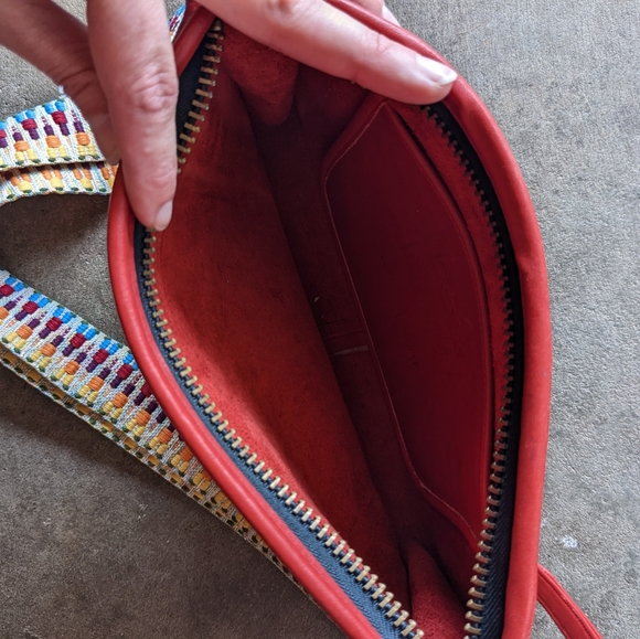 Vintage Coach Zippered Clutch №9455 in Red - Picture 3 of 4